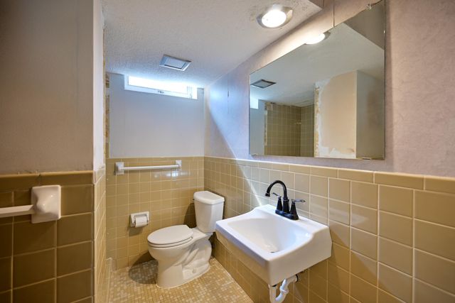 2601 Brookview Drive, Burnsville, MN 55337
