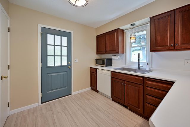 2601 Brookview Drive, Burnsville, MN 55337