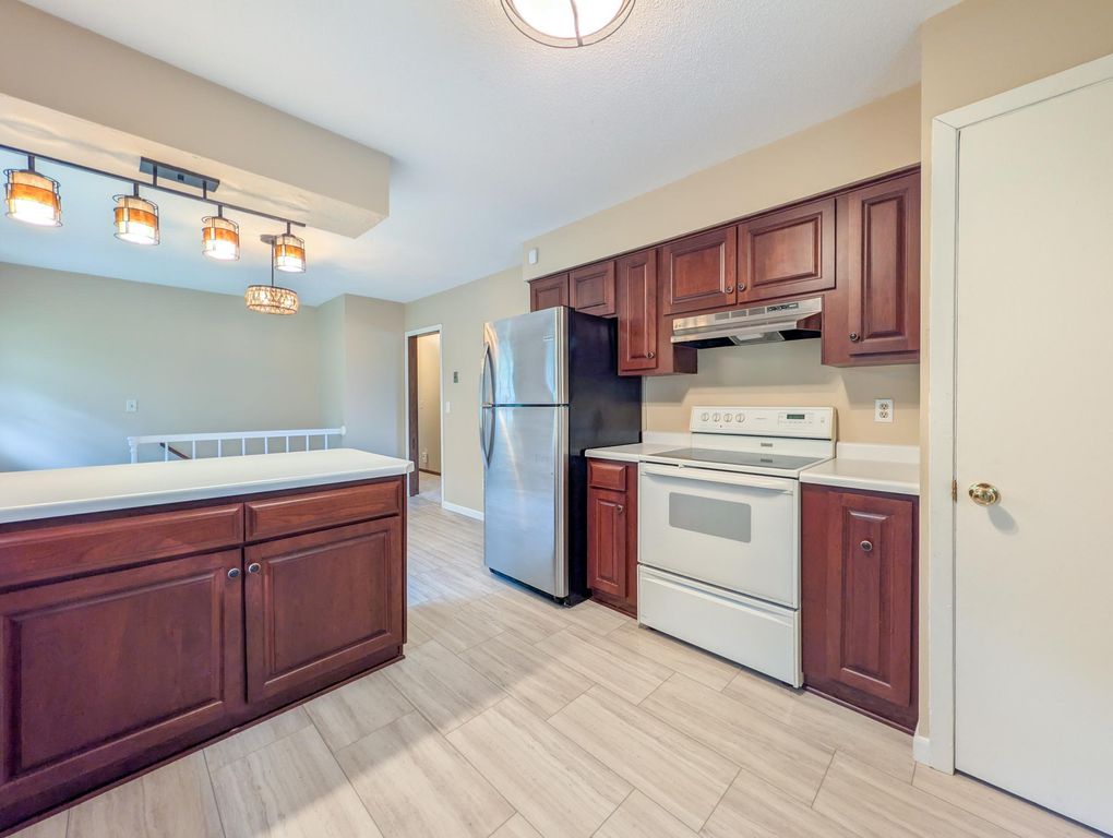 2601 Brookview Drive, Burnsville, MN 55337 — photo 2