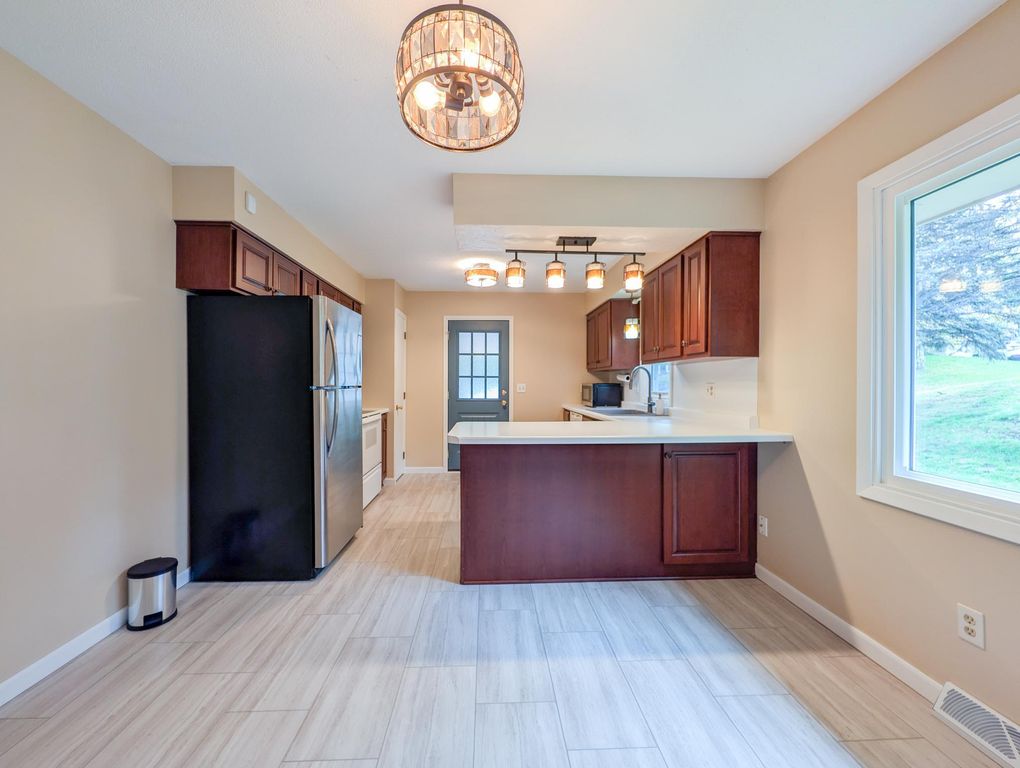 2601 Brookview Drive, Burnsville, MN 55337 — photo 5
