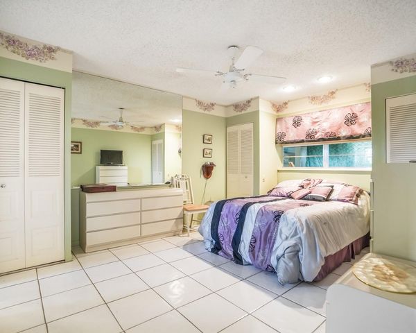 3400 NW 48th Ave 611, Lauderdale Lakes, FL 33319