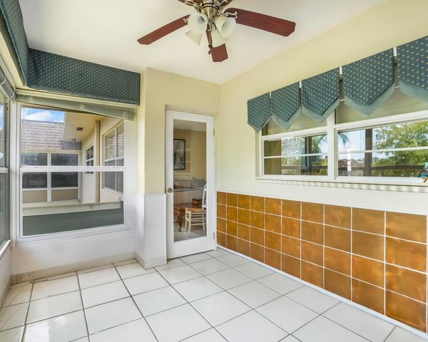 3400 NW 48th Ave 611, Lauderdale Lakes, FL 33319