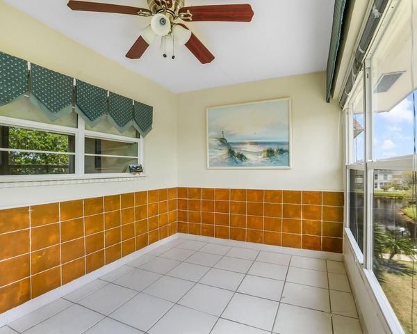 3400 NW 48th Ave 611, Lauderdale Lakes, FL 33319