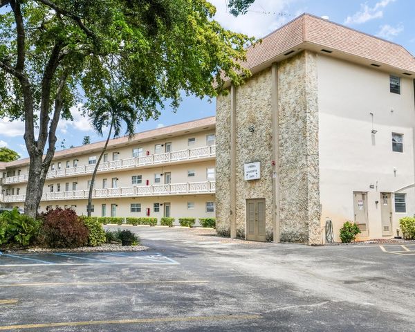 3400 NW 48th Ave 611, Lauderdale Lakes, FL 33319