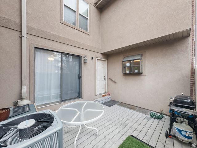 8732 S OAKWOOD PARK CR., Sandy, UT 84094