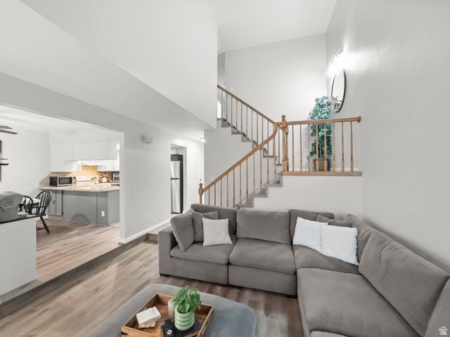 8732 S OAKWOOD PARK CR., Sandy, UT 84094