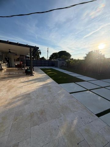 5168 E 8th Ln, Hialeah, FL 33013