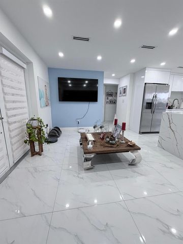 5168 E 8th Ln, Hialeah, FL 33013