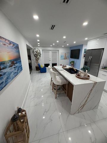 5168 E 8th Ln, Hialeah, FL 33013