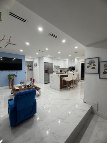 5168 E 8th Ln, Hialeah, FL 33013