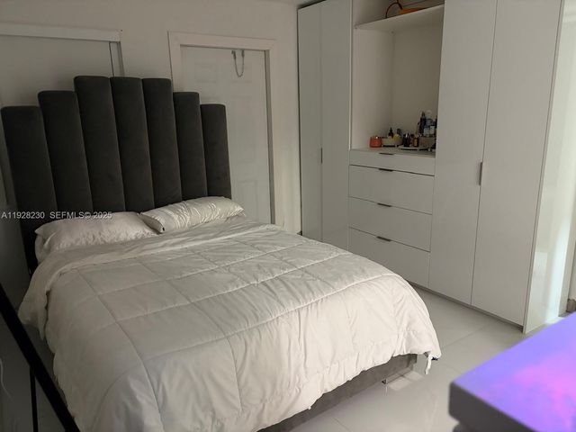 5168 E 8th Ln, Hialeah, FL 33013