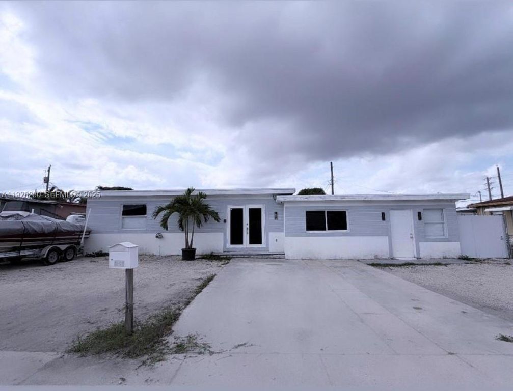 5168 E 8th Ln, Hialeah, FL 33013