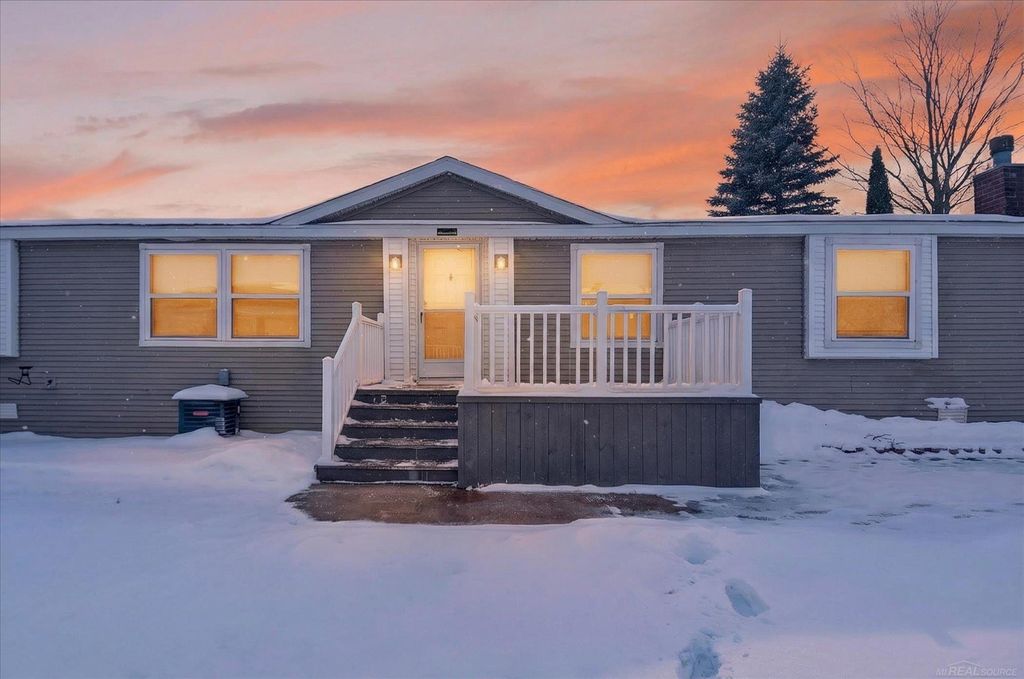 174 Meadow Lane, Port Huron Twp, MI 48060