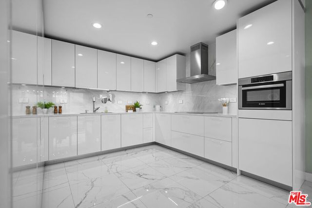 6250 Hollywood Boulevard 12F, Los Angeles, CA 90028