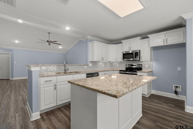 1619 Big Bend, Longview, TX 75605