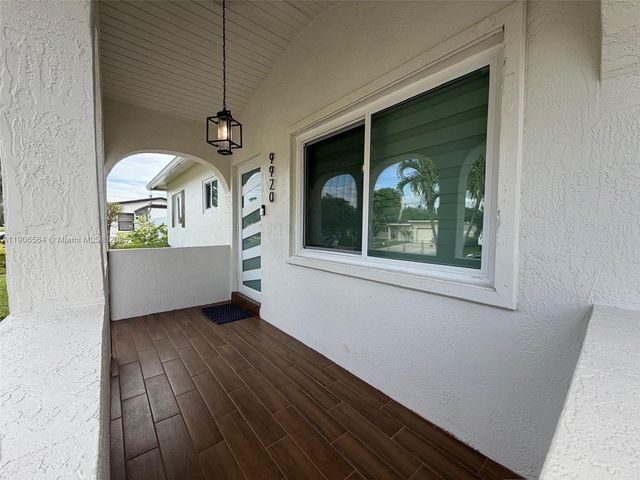 9920 Jamaica Dr, Cutler Bay, FL 33189