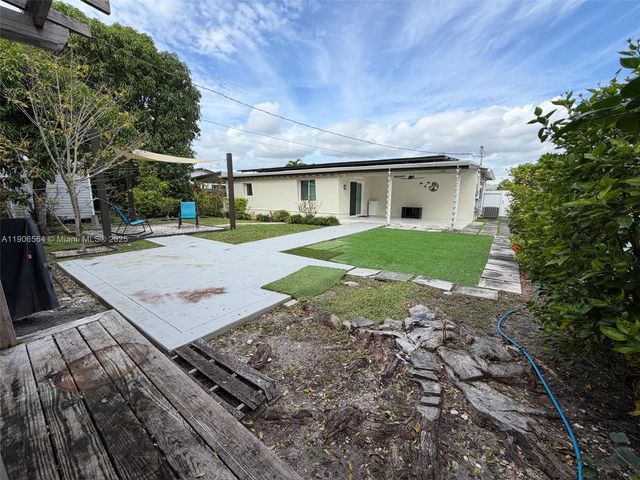 9920 Jamaica Dr, Cutler Bay, FL 33189