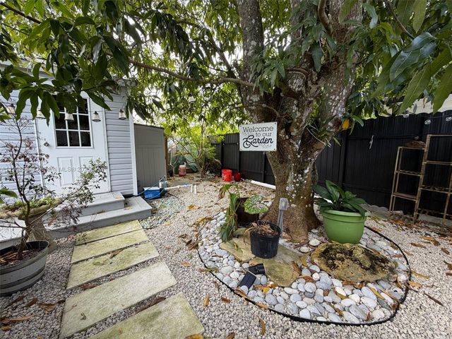 9920 Jamaica Dr, Cutler Bay, FL 33189