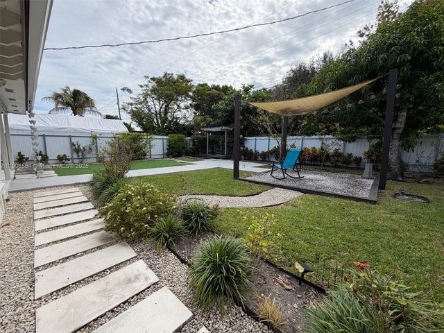 9920 Jamaica Dr, Cutler Bay, FL 33189