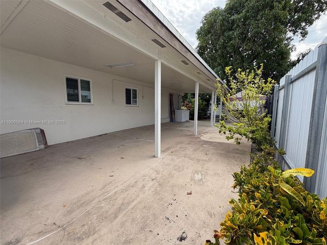 9920 Jamaica Dr, Cutler Bay, FL 33189