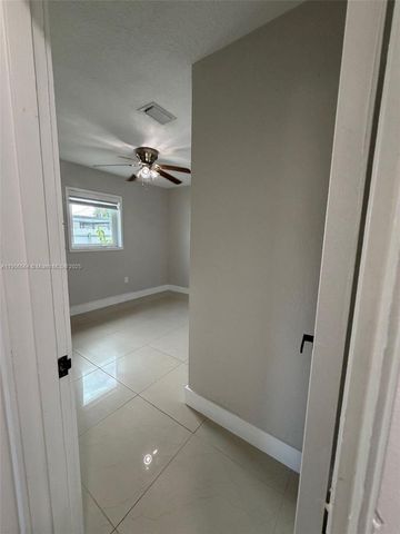 9920 Jamaica Dr, Cutler Bay, FL 33189