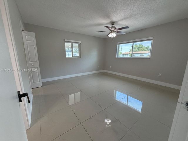 9920 Jamaica Dr, Cutler Bay, FL 33189