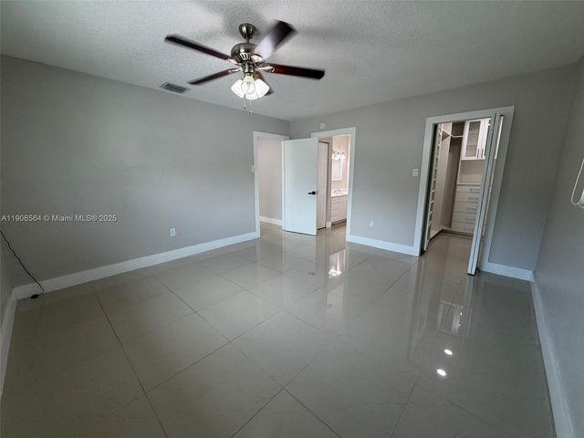 9920 Jamaica Dr, Cutler Bay, FL 33189