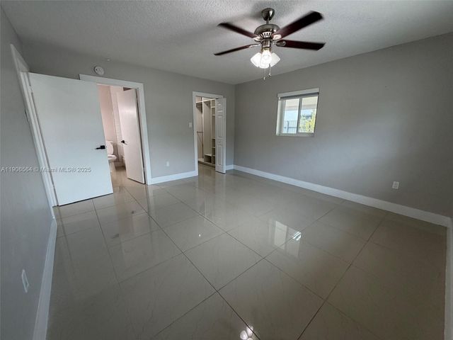 9920 Jamaica Dr, Cutler Bay, FL 33189