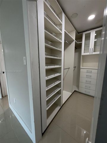 9920 Jamaica Dr, Cutler Bay, FL 33189