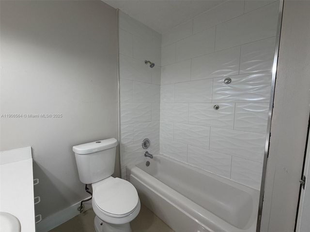 9920 Jamaica Dr, Cutler Bay, FL 33189