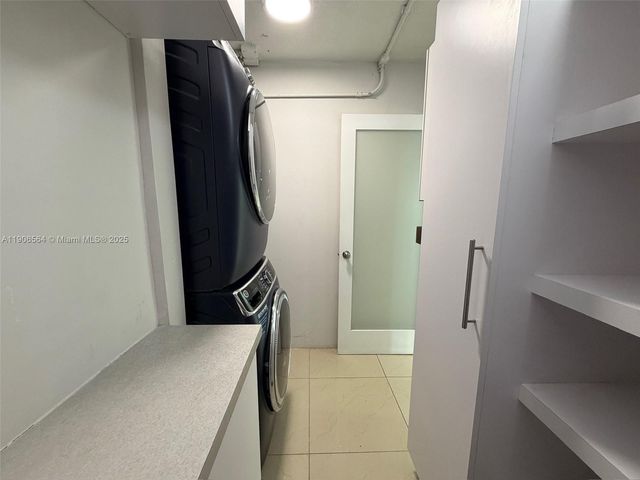 9920 Jamaica Dr, Cutler Bay, FL 33189