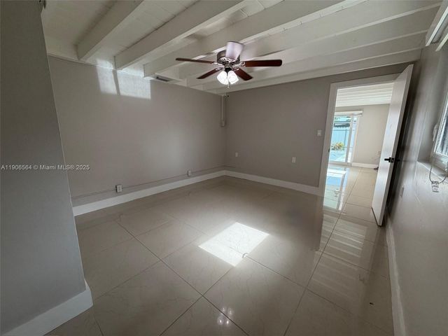 9920 Jamaica Dr, Cutler Bay, FL 33189