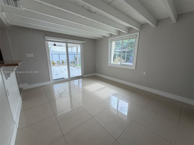 9920 Jamaica Dr, Cutler Bay, FL 33189