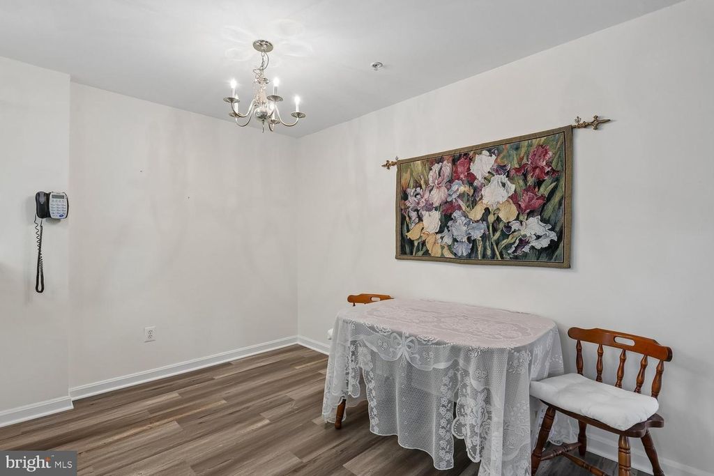 Image 12 of property listing at 18715 SPARKLING WATER DR #9-202, Germantown, MD 20874