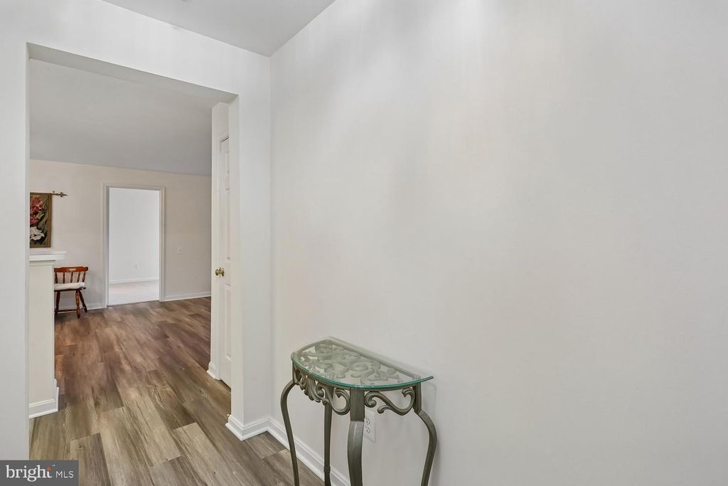 Image 20 of property listing at 18715 SPARKLING WATER DR #9-202, Germantown, MD 20874