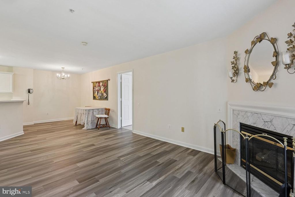 Image 24 of property listing at 18715 SPARKLING WATER DR #9-202, Germantown, MD 20874