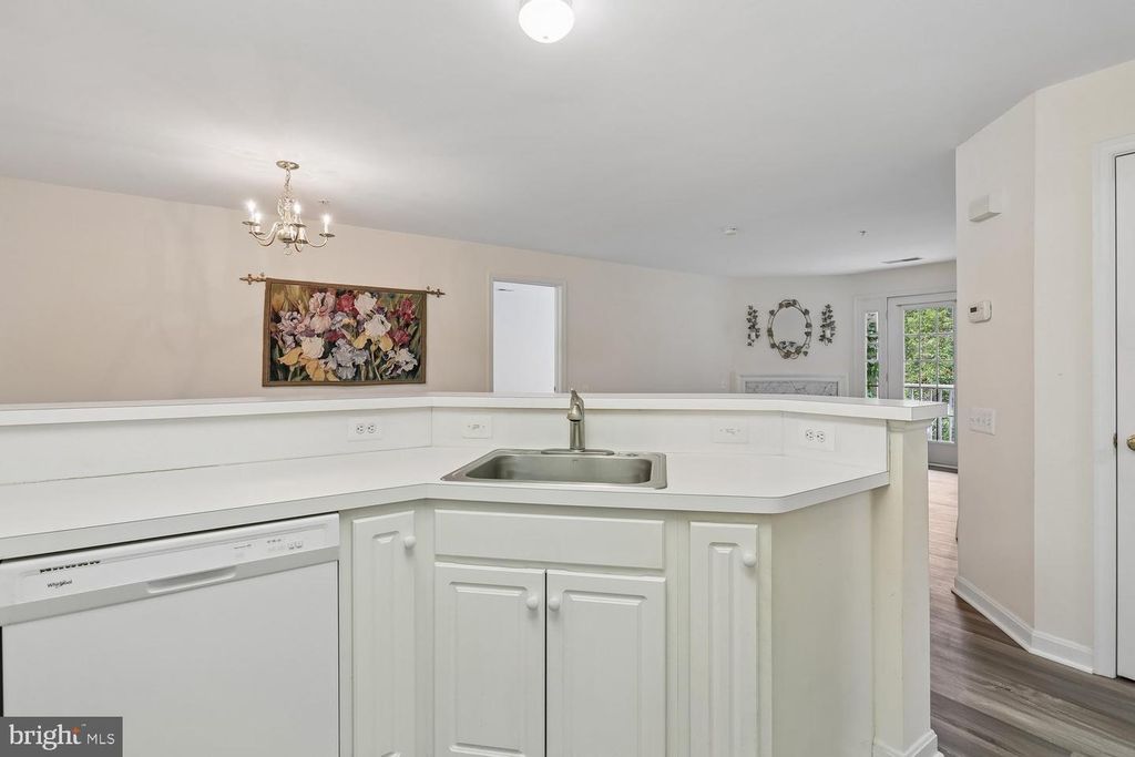 Image 29 of property listing at 18715 SPARKLING WATER DR #9-202, Germantown, MD 20874