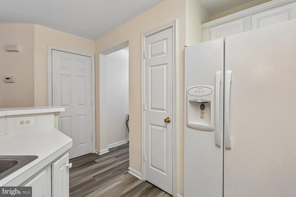 Image 30 of property listing at 18715 SPARKLING WATER DR #9-202, Germantown, MD 20874