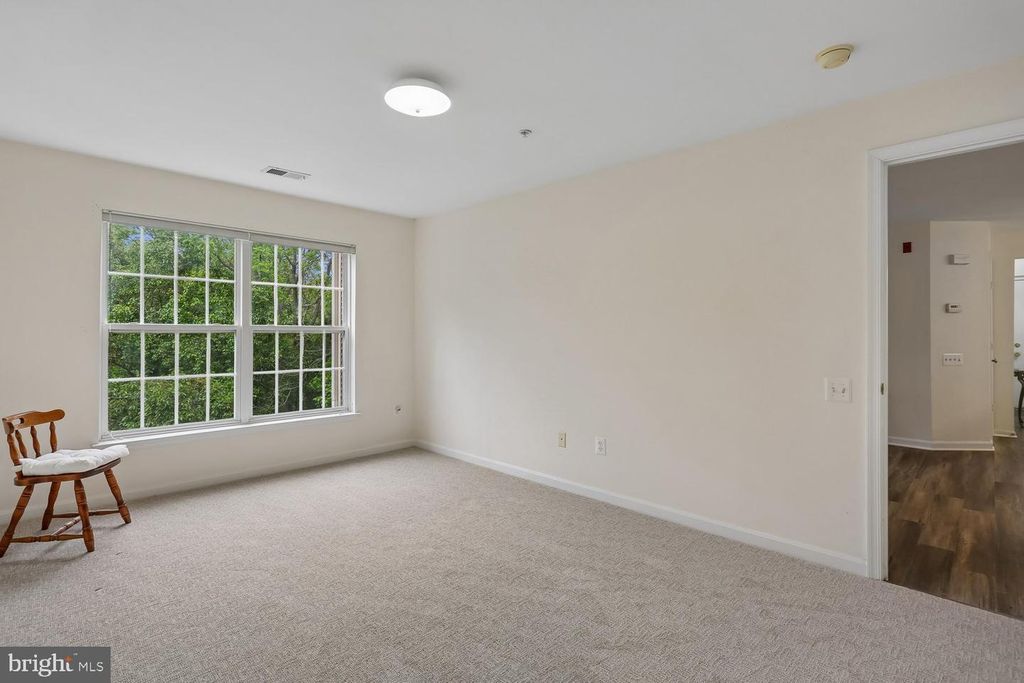 Image 34 of property listing at 18715 SPARKLING WATER DR #9-202, Germantown, MD 20874