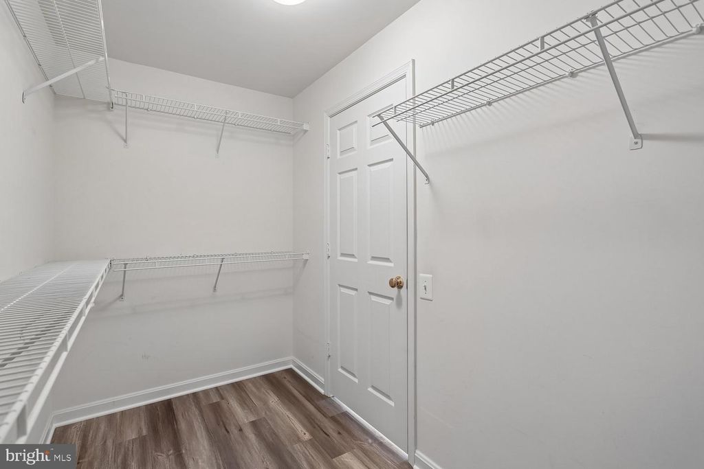Image 38 of property listing at 18715 SPARKLING WATER DR #9-202, Germantown, MD 20874
