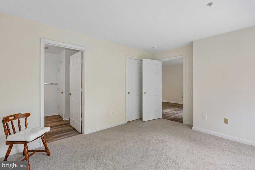 Image 40 of property listing at 18715 SPARKLING WATER DR #9-202, Germantown, MD 20874