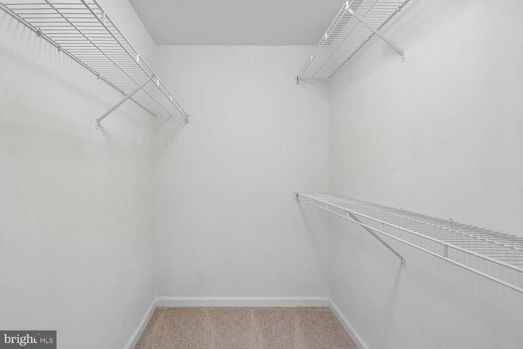 Image 43 of property listing at 18715 SPARKLING WATER DR #9-202, Germantown, MD 20874