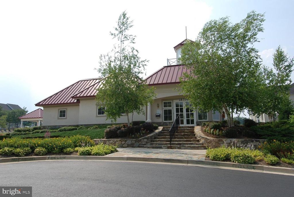 Image 47 of property listing at 18715 SPARKLING WATER DR #9-202, Germantown, MD 20874