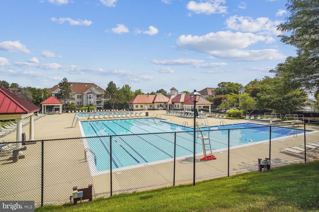 Image 48 of property listing at 18715 SPARKLING WATER DR #9-202, Germantown, MD 20874