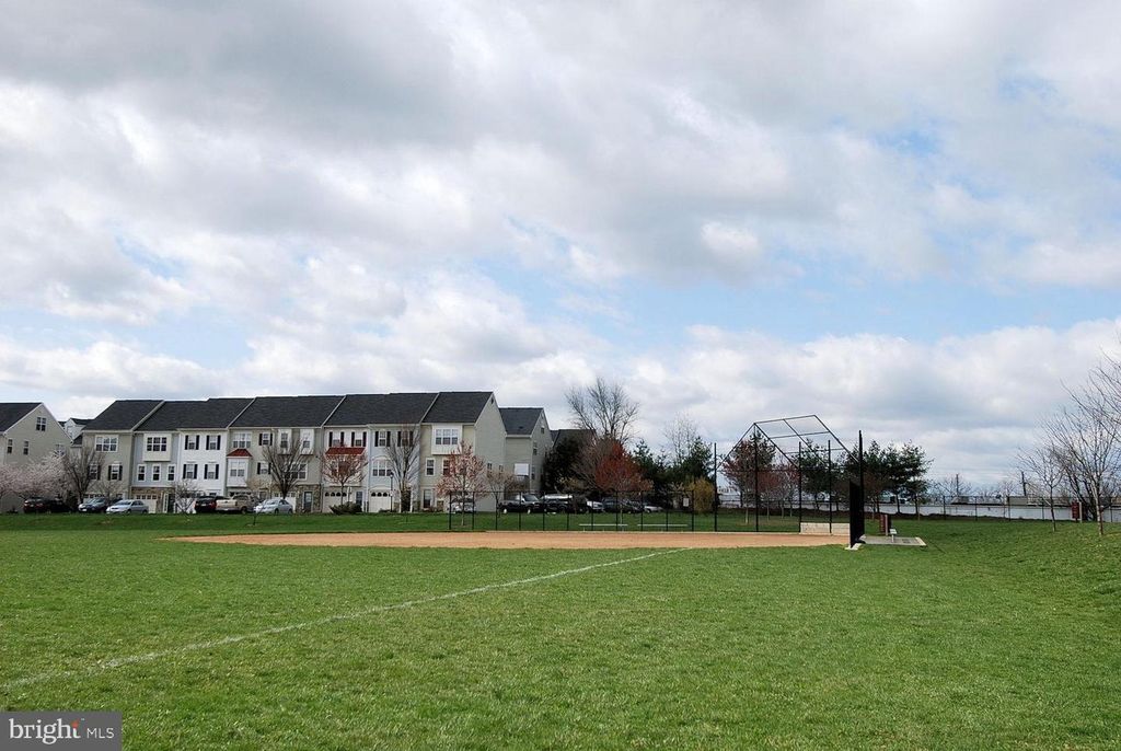 Image 53 of property listing at 18715 SPARKLING WATER DR #9-202, Germantown, MD 20874