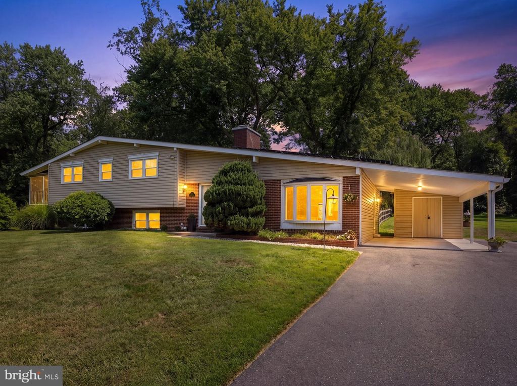 1714 BALDWIN DR, Millersville, MD 21108