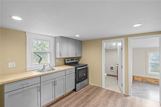 51 knotty oak Shore, Coventry, RI 02816