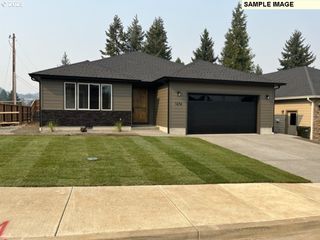 1917 E SIXTH Ave, Sutherlin, OR 97479
