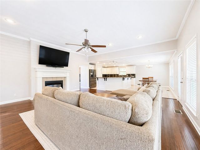 602 Castlegate Loop, Russellville, AR 72802