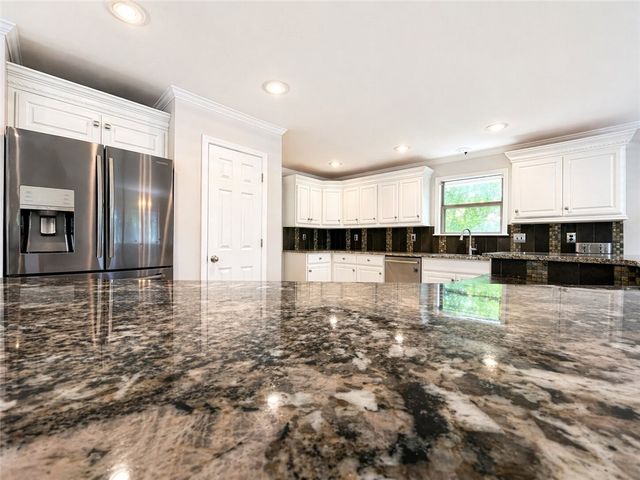 602 Castlegate Loop, Russellville, AR 72802